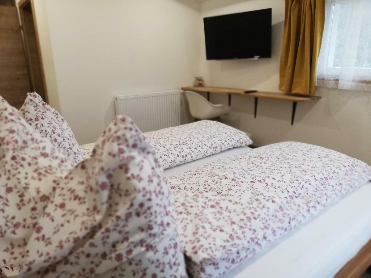 Hotel Gaestezimmer Klopfer Sankt Johann im Saggautal Zewnętrze zdjęcie